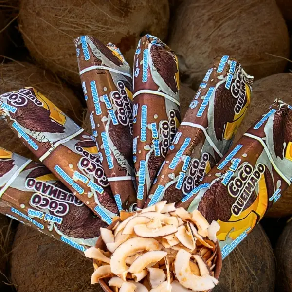 Sorvete no palito de coco queimado